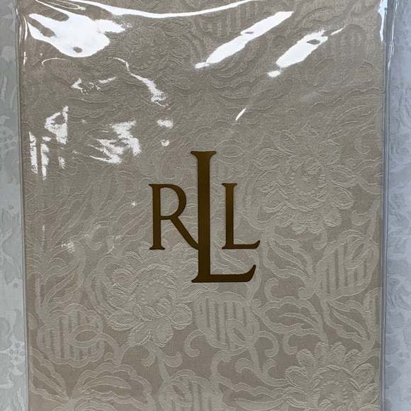 Ralph Lauren Floral Peyton Cream Fabric Tablecloth - Picture 4 of 4